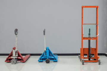 HAND PALLET TRUCK