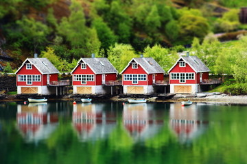 Fototapeta na wymiar houses on the fjord