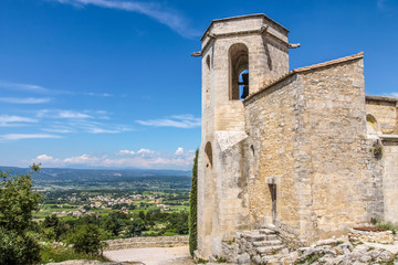 Fototapeta na wymiar Alte Kirche im Provence Dorf Oppede-Le-Vieux