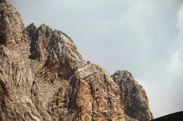 profilo sperone Gran Sasso rifugio rosso Bafile