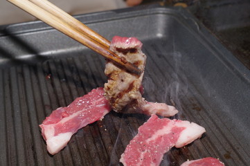 電熱プレートを使った牛焼肉