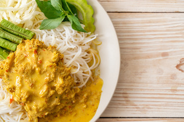 Thai Rice Noodles with Crab Curry and Variety Vegetables