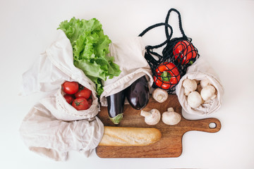 zero waste food basket on the white table