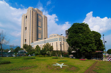 Obraz premium Saudi Pak Tower Blue Area Islamabad Pakistan 