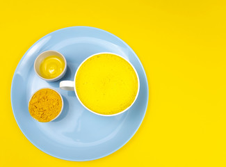 Golden milk, golden latte, turmeric milk, Detox, immune boosting, anti inflammatory healthy cozy drink