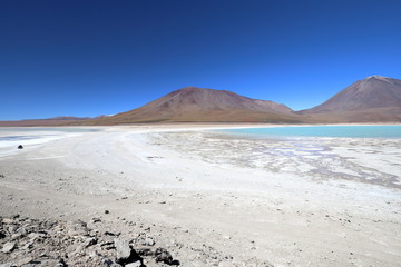 The Green "Verde Lagune" lagoon at the foot of the Licancabue volcano in the Bolivia © zientas