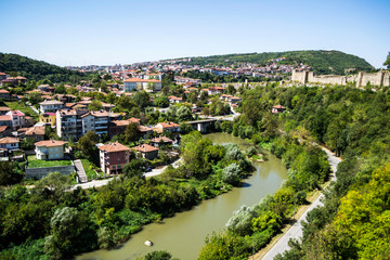 Fototapeta premium Widok na miasto Veliko Tarnovo i twierdzę Carewec, Bułgaria