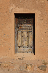 Fototapeta na wymiar Super colorful old historical door in Morocco