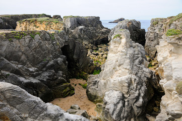 Coast near stone arch L'Arche de Port-Blanc in Saint-Pierre-Quiberon