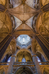 Fototapeta na wymiar Interior de la Iglesia Catedral Basílica de la Santa Cruz y Santa Eulalia de Barcelona (Cataluña, España).