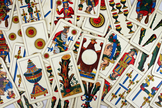 Italian regional Piacentine play cards, typical Italian board game