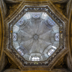 Interior de la Iglesia Catedral Basílica de la Santa Cruz y Santa Eulalia de Barcelona (Cataluña,...