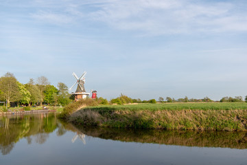 Gretsieler Zwillingsmühlen im Frühling
