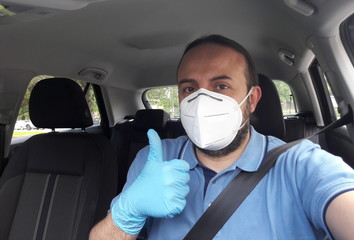 Mascherina protettiva in automobile - difendiamoci dai virus