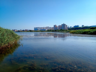 Obraz premium landscape of the city is new from the side of the Sujuk lagoon estuary.