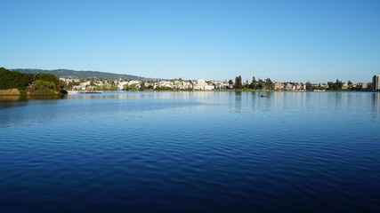 Fototapeta na wymiar lake merritt in Oakland, California.