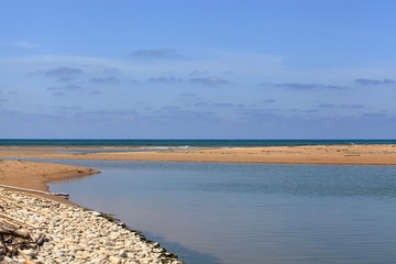 Paesaggio marino/fluviale - foce del fiume Irminio