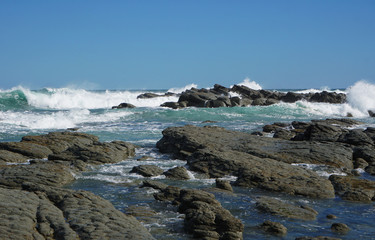 Fototapeta na wymiar Waves on rocks