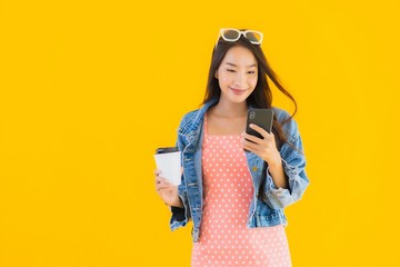 Portrait beautiful young asian woman with coffee cup and smart mobile phone