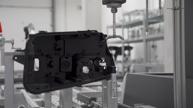 accurate 3d measurement of plastic castings on a modern machine for the automotive industry, computer controlled, program industry 4.0