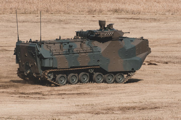 Fototapeta premium 陸上自衛隊の水陸両用車