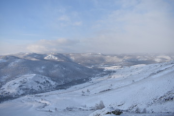 Fototapeta na wymiar Winter mountain landscape