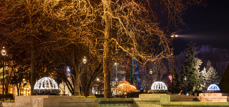 night view of the main square of Bulgarian city Ruse during preparations for the celebration of Christmas