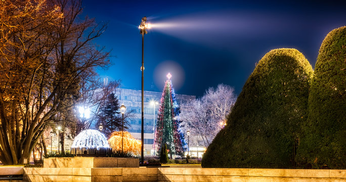 night view of the main square of Bulgarian city Ruse during preparations for the celebration of Christmas