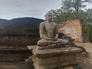 buddha statue in Sri lanka
