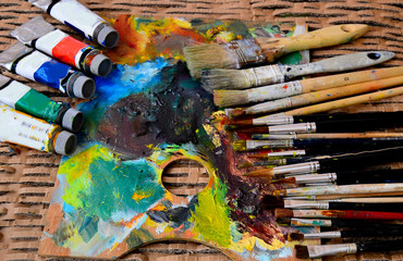 Obraz premium Paint brush and oil colors