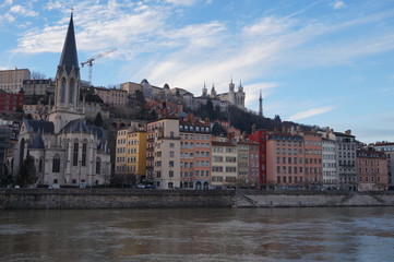 Fototapeta na wymiar Vue de Lyon, Fourviere et les quais de Saône