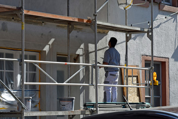 anstreicher bei der arbeit