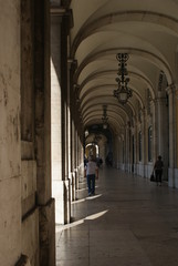 Fototapeta premium classical archways with ornate lights 