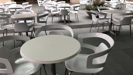 屋内のテーブルといす