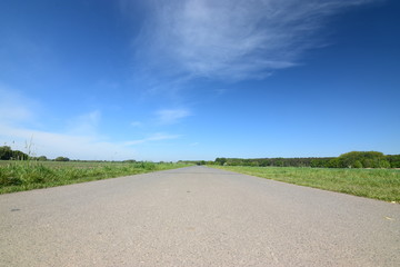Fahrradweg  im Leinetal bei Hannover