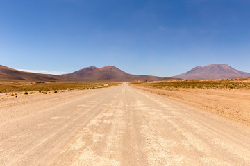 Fototapeta na wymiar The scenic route to the lagoons of southern Bolivia