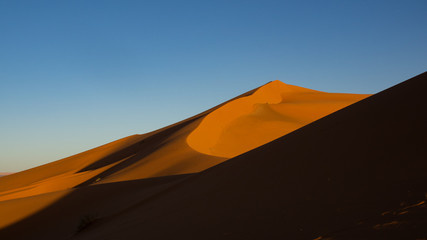 Fototapeta na wymiar Sunset over the dunes