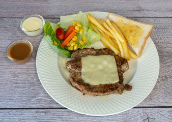 Pork, Beef, Salmon, T-bone, Sirloin, Pork chops, 