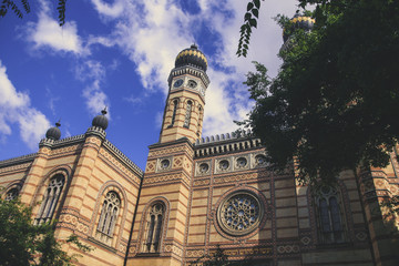 Fototapeta na wymiar Dohany Street Synagogue in Budapest, Hungary