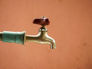 Old faucet that works normally