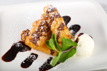 Crispy banana with ice cream