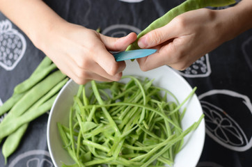 Collection of photographs cooking green beans.