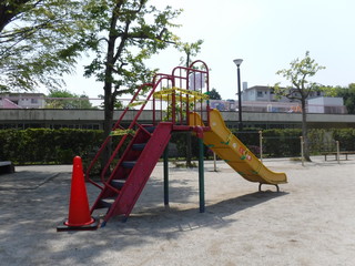 立入禁止の公園遊具　〜Off-limits Playground equipment