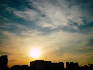 Fototapeta premium The sun is going down but it's beautiful