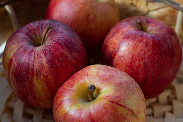 apples