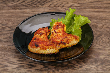 Roasted chicken wings with spices