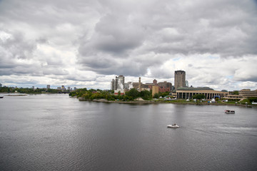 Fototapeta na wymiar river Ottawa