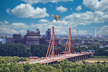 Brücke mit Ballon