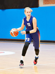 Fototapeta premium Girl play basketball