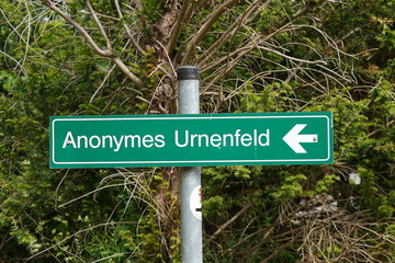 Hinweisschuld „Anonymes Urnenfeld“